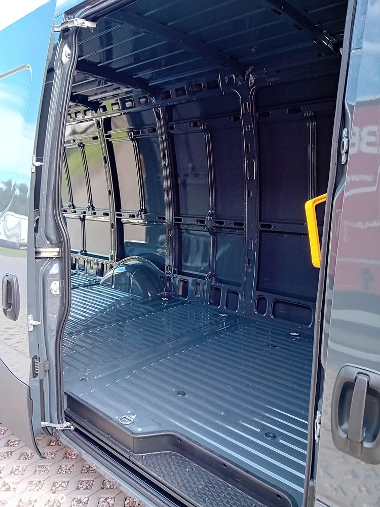 Iveco Daily 35S18HA8 V 3.0D 180KM Hi-Matic L4H2 - 19