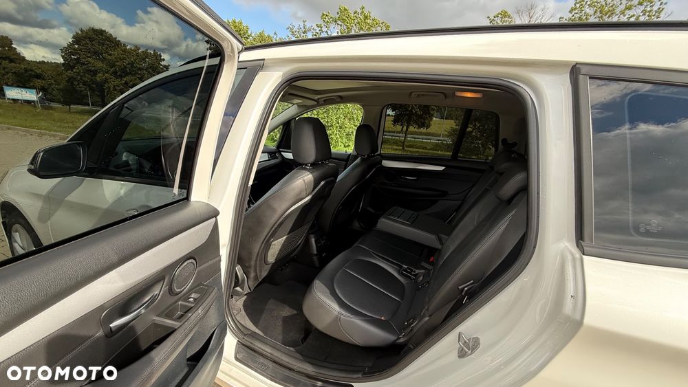 BMW Seria 2 218d Luxury Line sport - 11