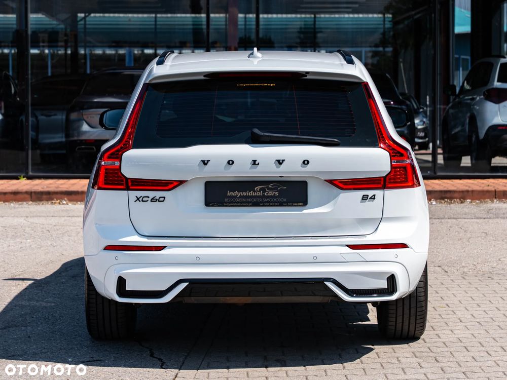 Volvo XC 60 B4 B Plus Dark - 19