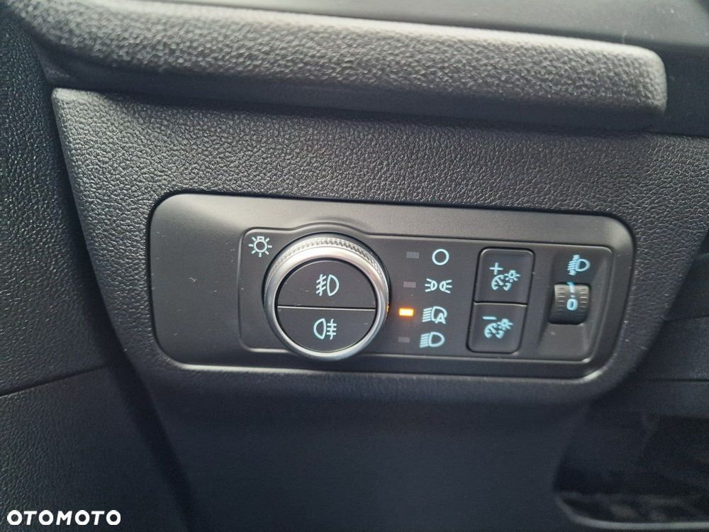 Ford Kuga 2.5 Duratec FHEV TITANIUM - 34