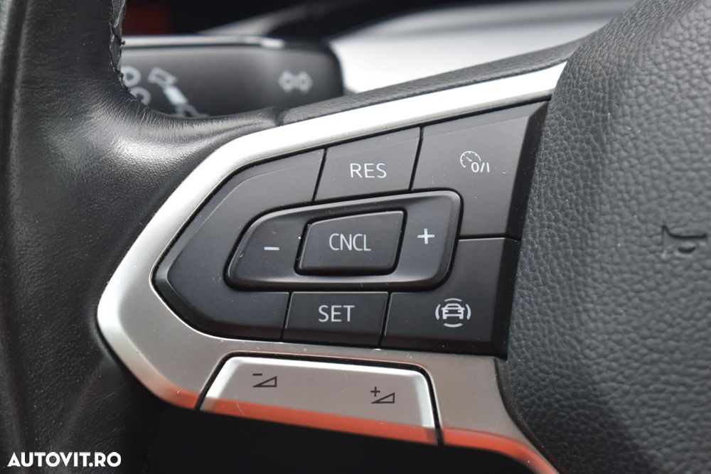 Volkswagen Golf 2.0 TDI Life - 34