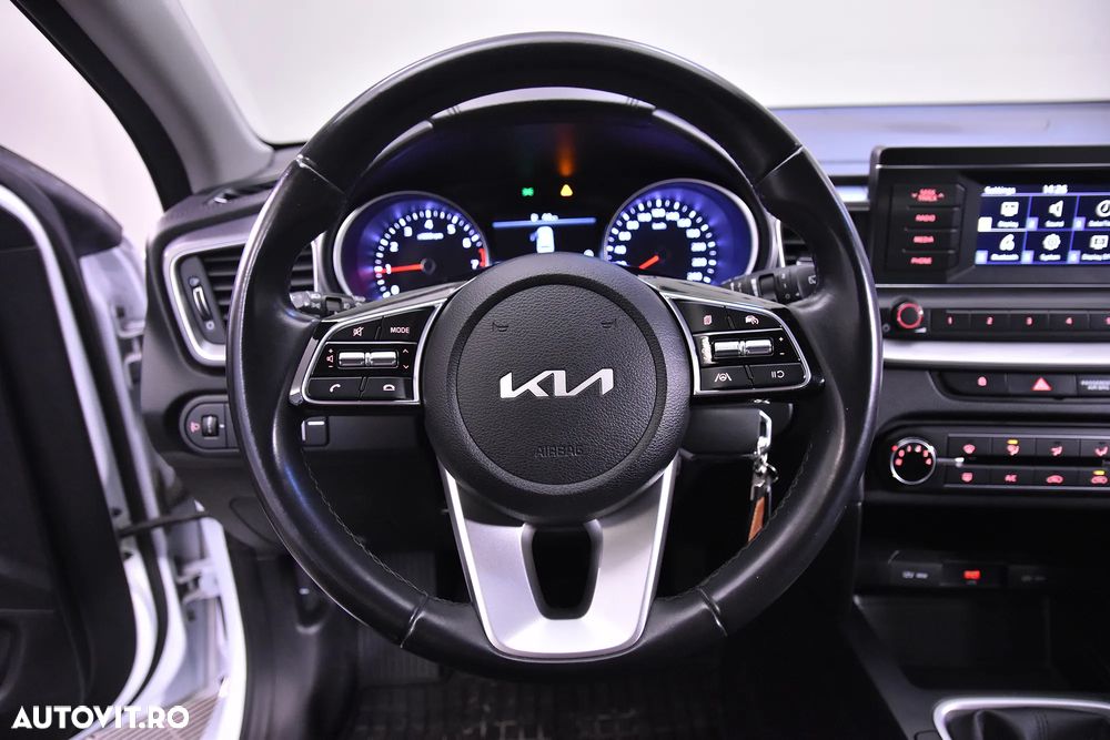 Kia Ceed - 16