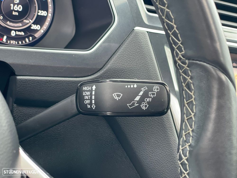 VW Tiguan 2.0 TDI R-Line DSG - 26