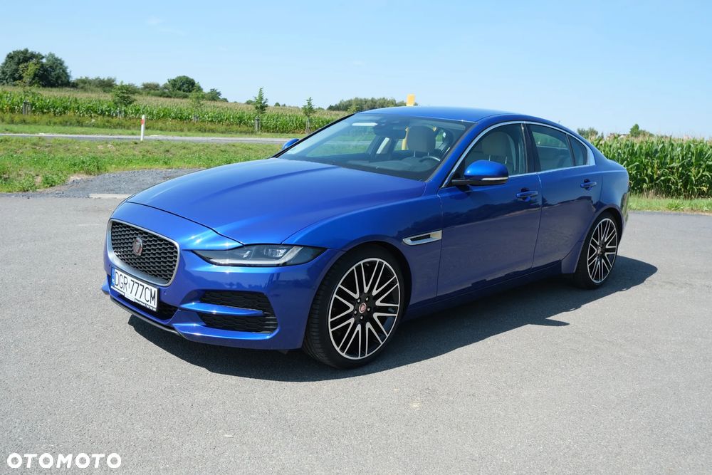 Jaguar XE 25t Prestige - 5