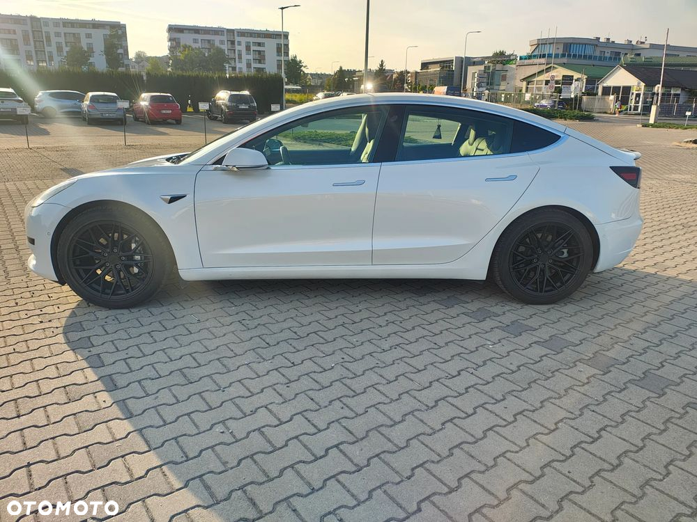 Tesla Model 3 Standard Reichweite Plus Hinterradantrieb - 4