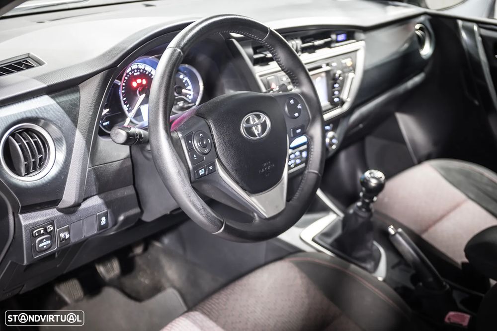 Toyota Auris 1.4 D-4D Exclusive+Navi - 5