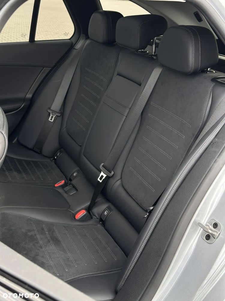 Mercedes-Benz Klasa C 220 d 4Matic 9G-TRONIC - 36