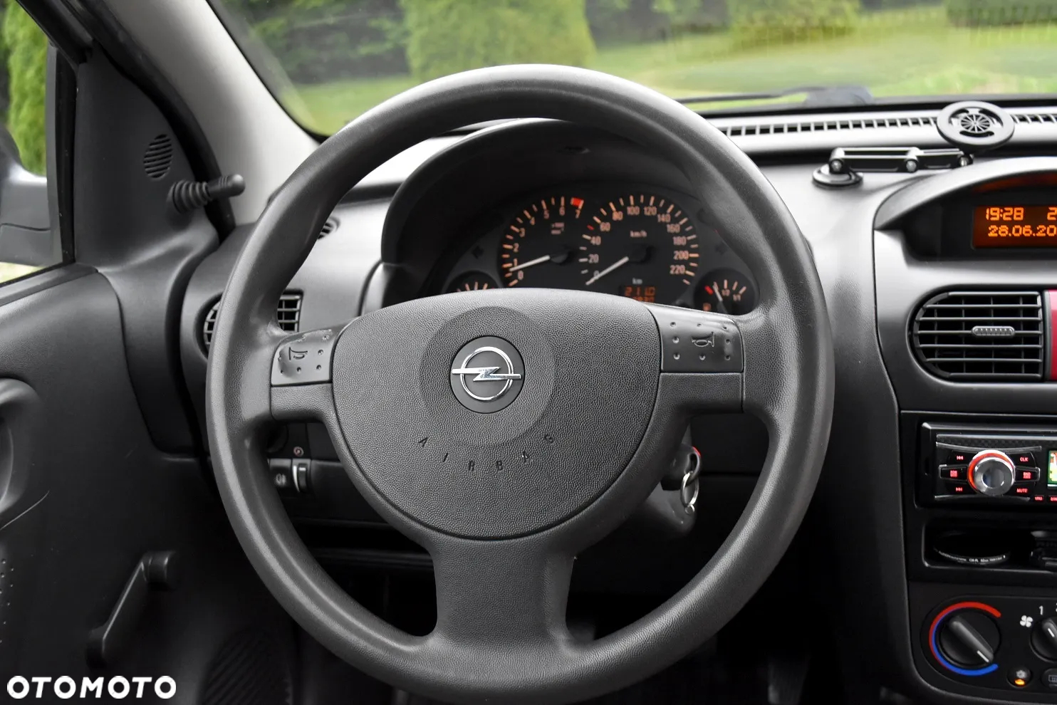 Opel Corsa 1.2 16V Cosmo - 16