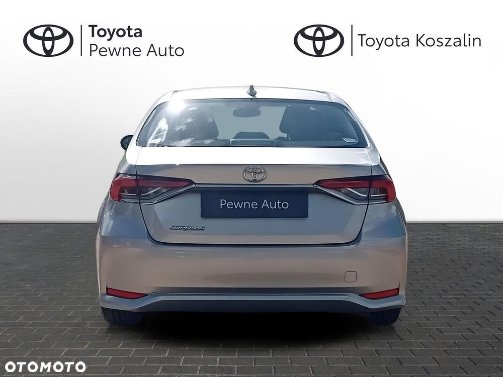 Toyota Corolla - 4