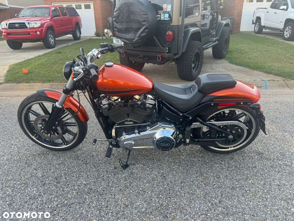 Harley-Davidson Softail Breakout - 6