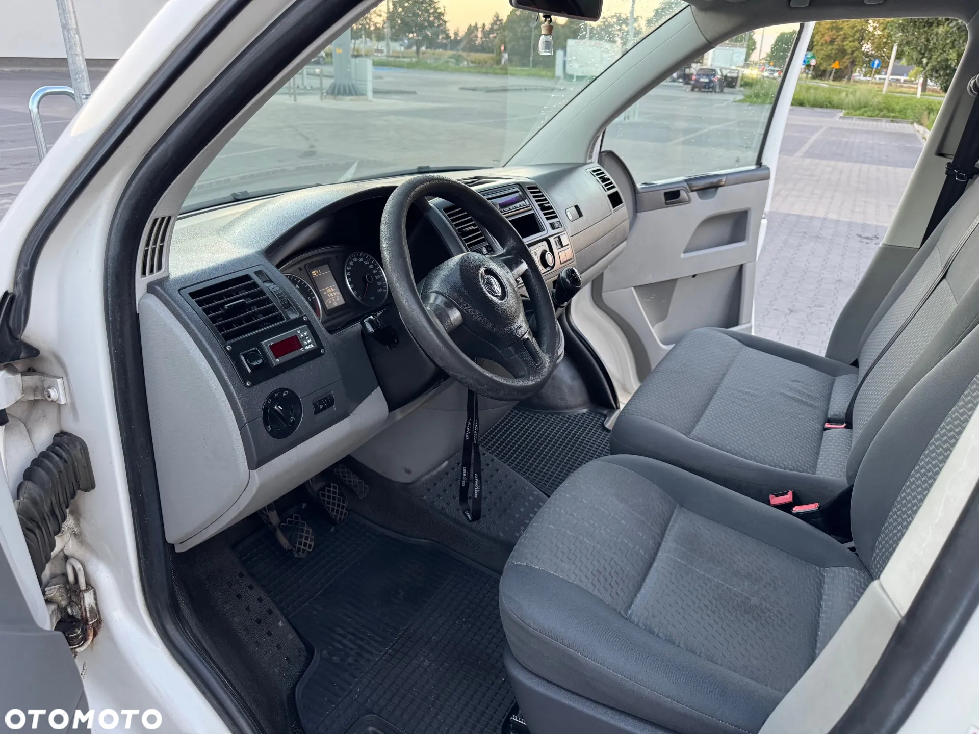 Volkswagen Transporter T5 TDI L1H1 - 10