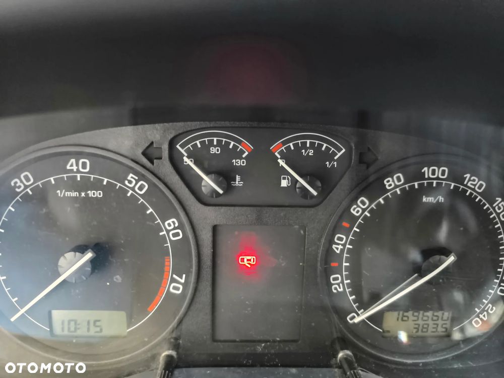 Skoda Octavia 1.6 Tour - 5