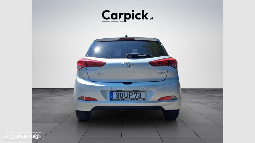 Hyundai i20 1.1 CRDi Comfort+Pack Look+JLL16 - 5