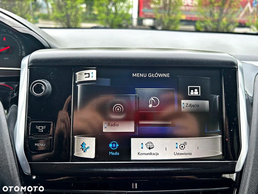 Peugeot 208 e-HDi 92 Stop&Start Style - 30