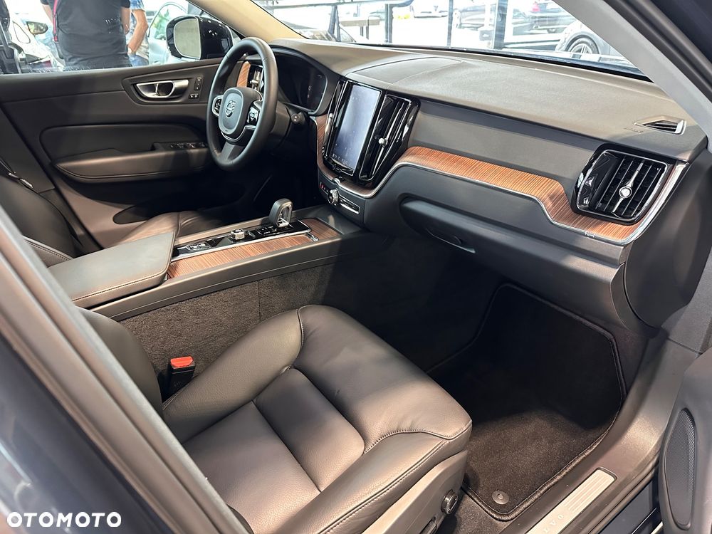 Volvo XC 60 B6 B AWD Ultimate Dark - 10