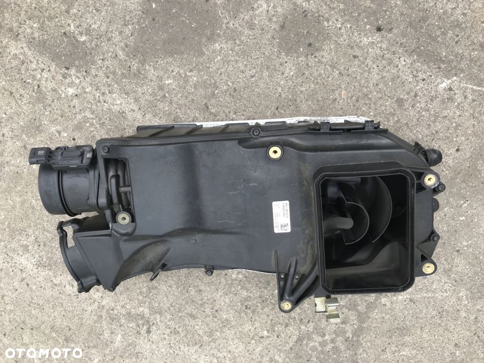 MERCEDES 205 obudowa filtra powietrza A 6510902501 - 1