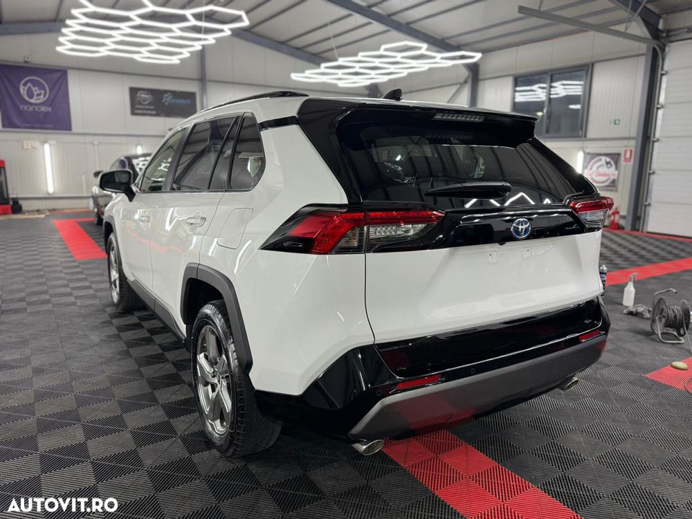 Toyota RAV4 - 11