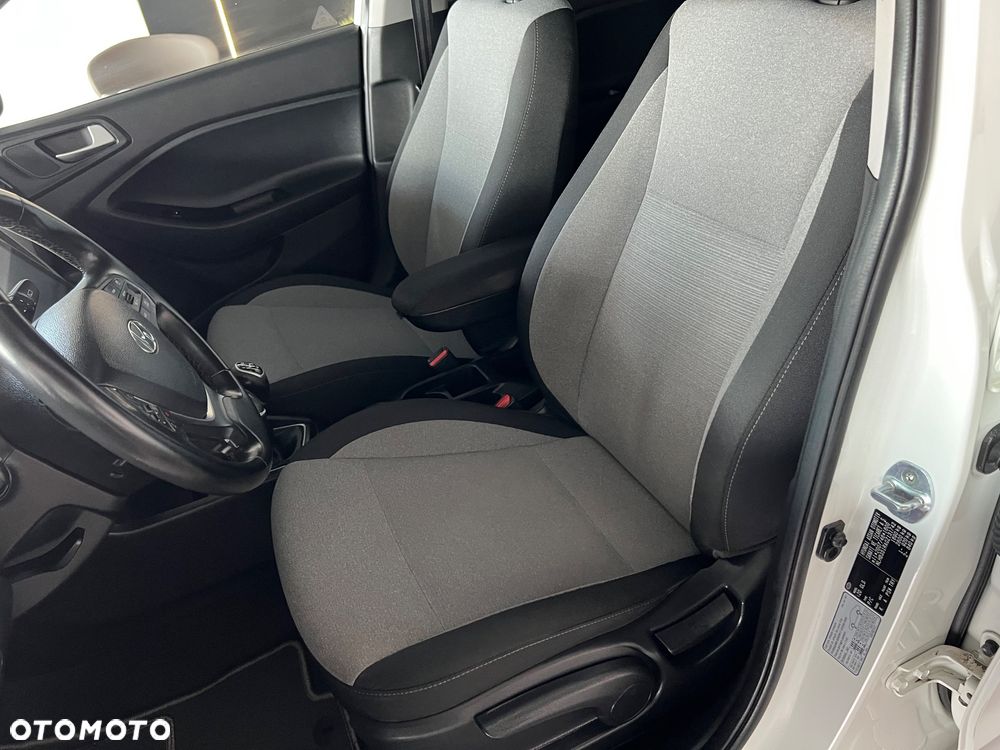 Hyundai i20 - 11