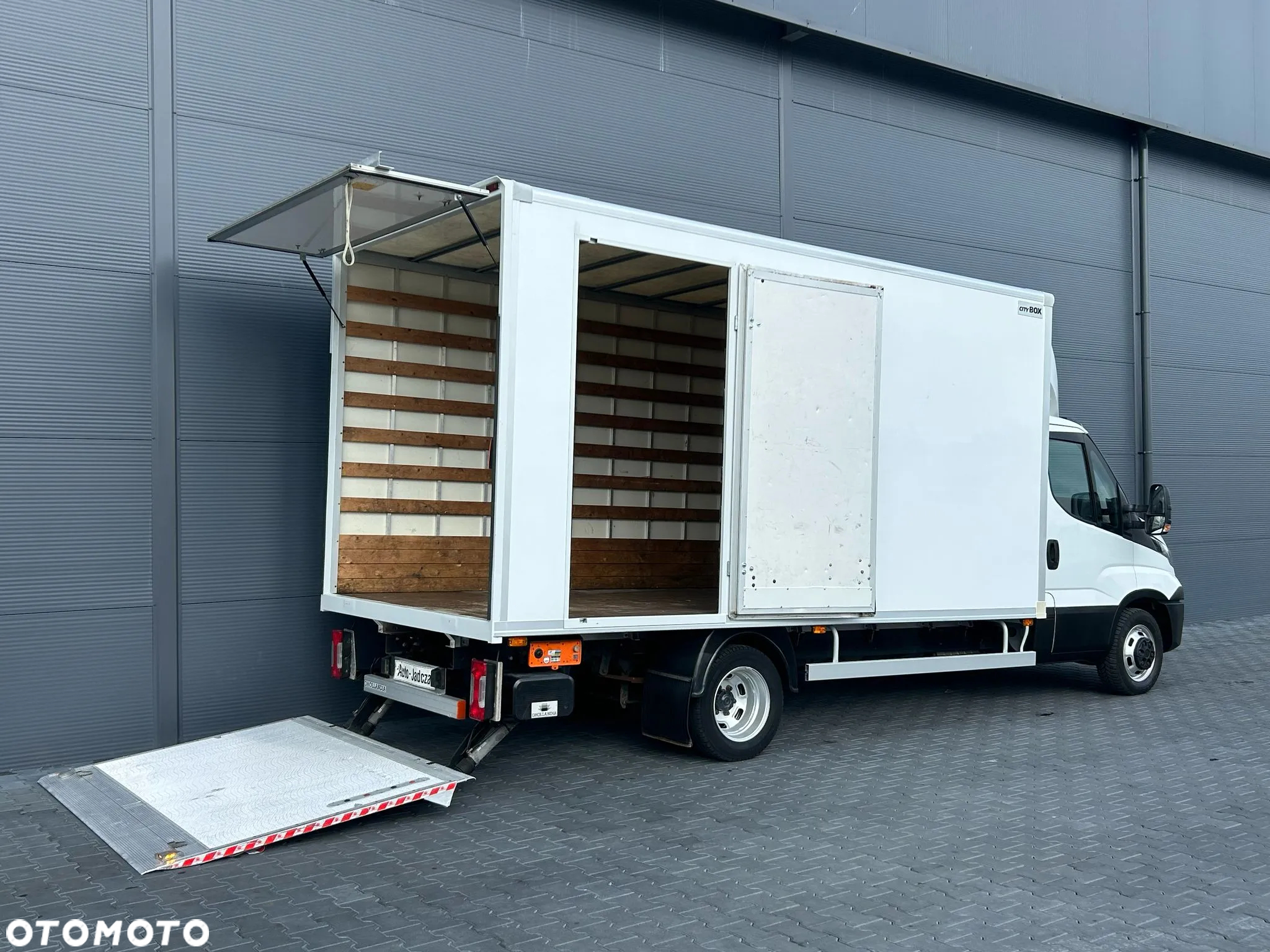 Iveco Daily 35C17 3.0 HPI Kontener 8 palet + winda 750kg + drzwi boczne **KLIMA**Serwis**Sprowadzony**Bez AdBlue** - 5