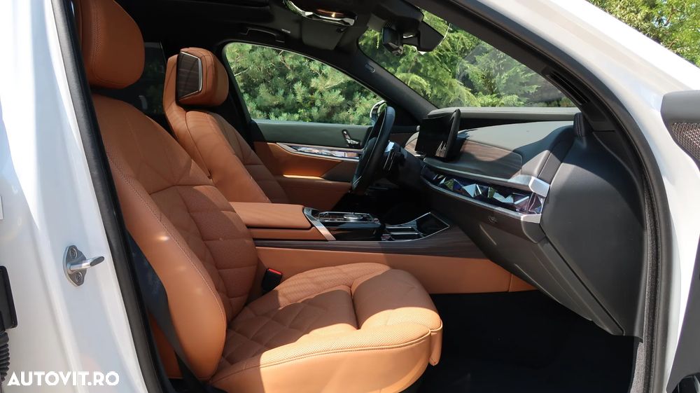 BMW Seria 7 740d xDrive MHEV - 13