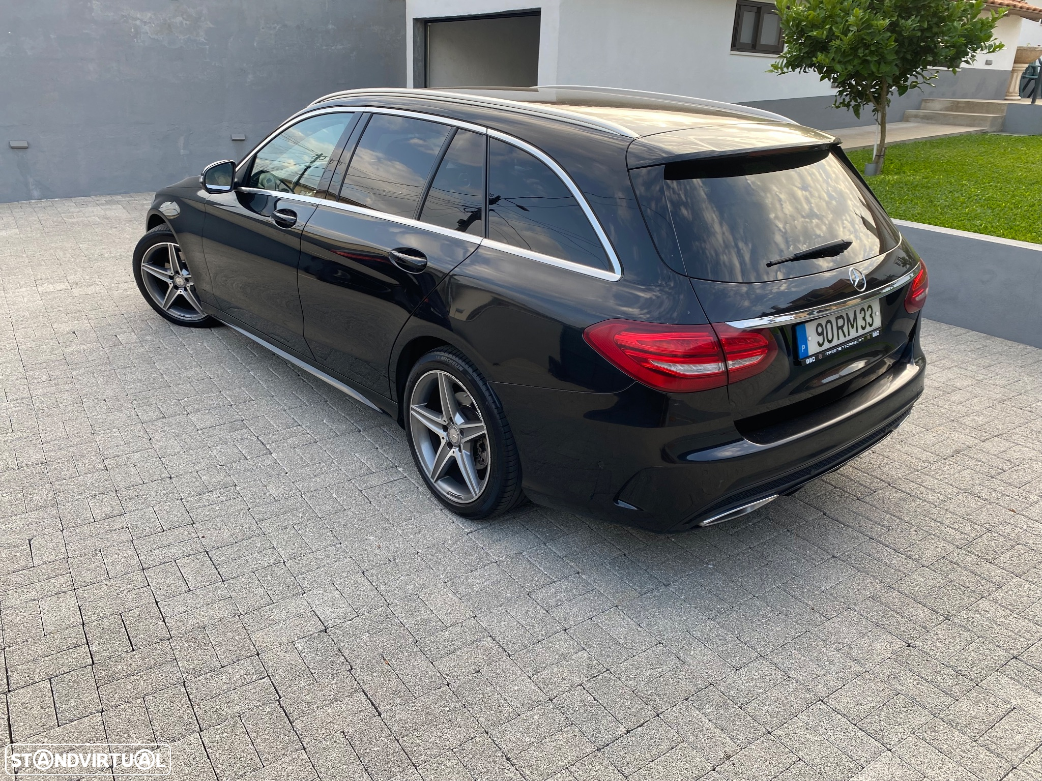 Mercedes-Benz 200 - 5