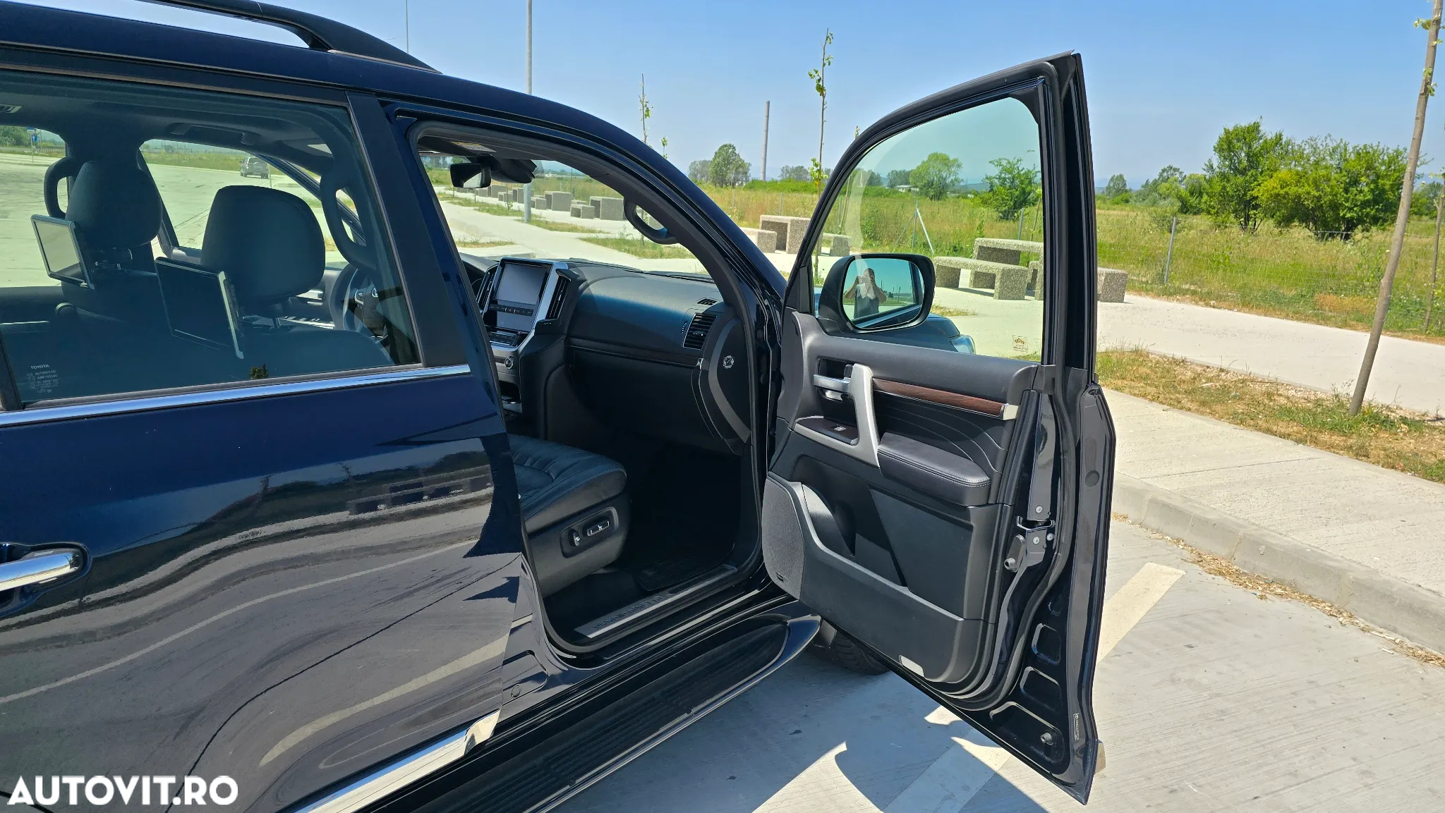 Toyota Land Cruiser - 10
