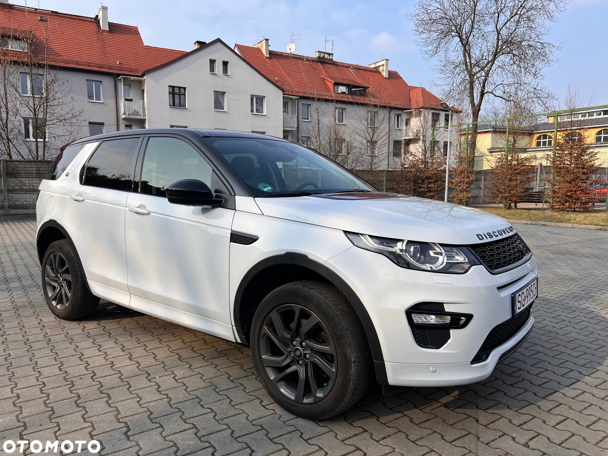 Land Rover Discovery Sport 2.0 D180 R-Dynamic HSE - 27