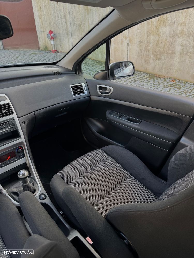 Peugeot 307 1.6 HDi Executive - 16