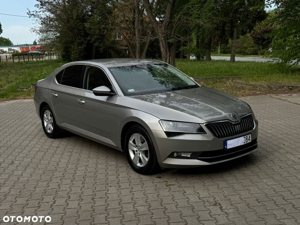 Skoda Superb 2.0 TDI L&K DSG - 4