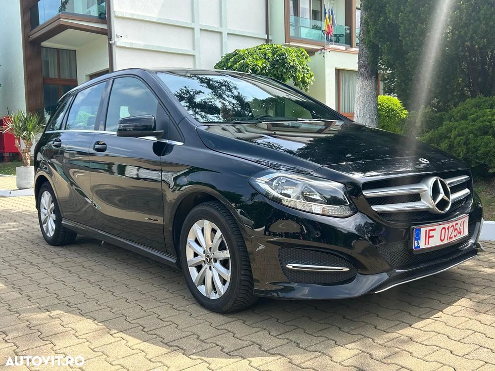 Mercedes-Benz EQB - 13