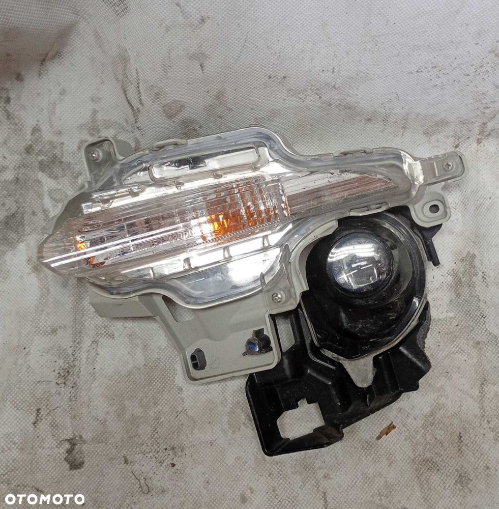 Kierunkowskaz i halogen lewy Mazda 3 BM LIFT 16-18r - 1