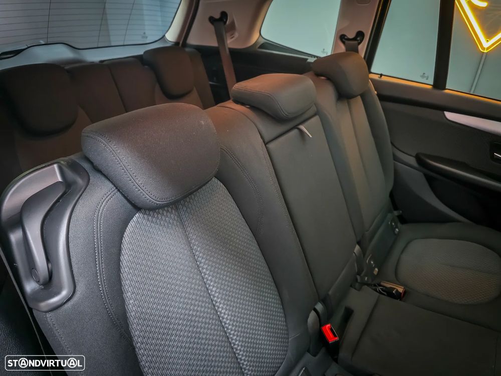 BMW 216 Gran Tourer d Aut. Advantage - 18