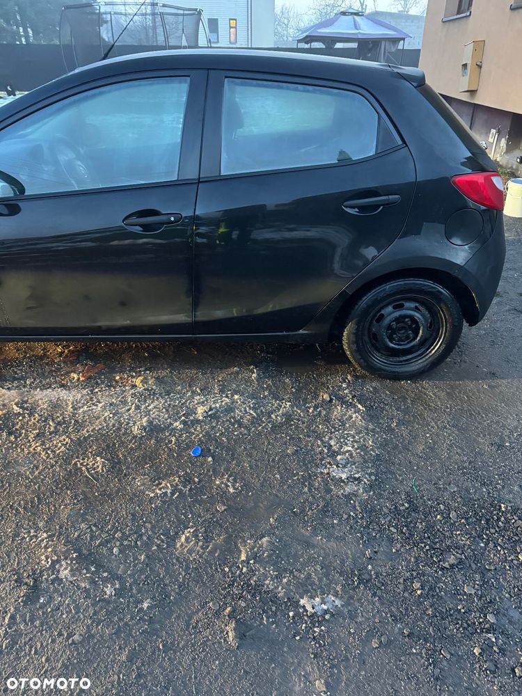 Mazda 2 - 8