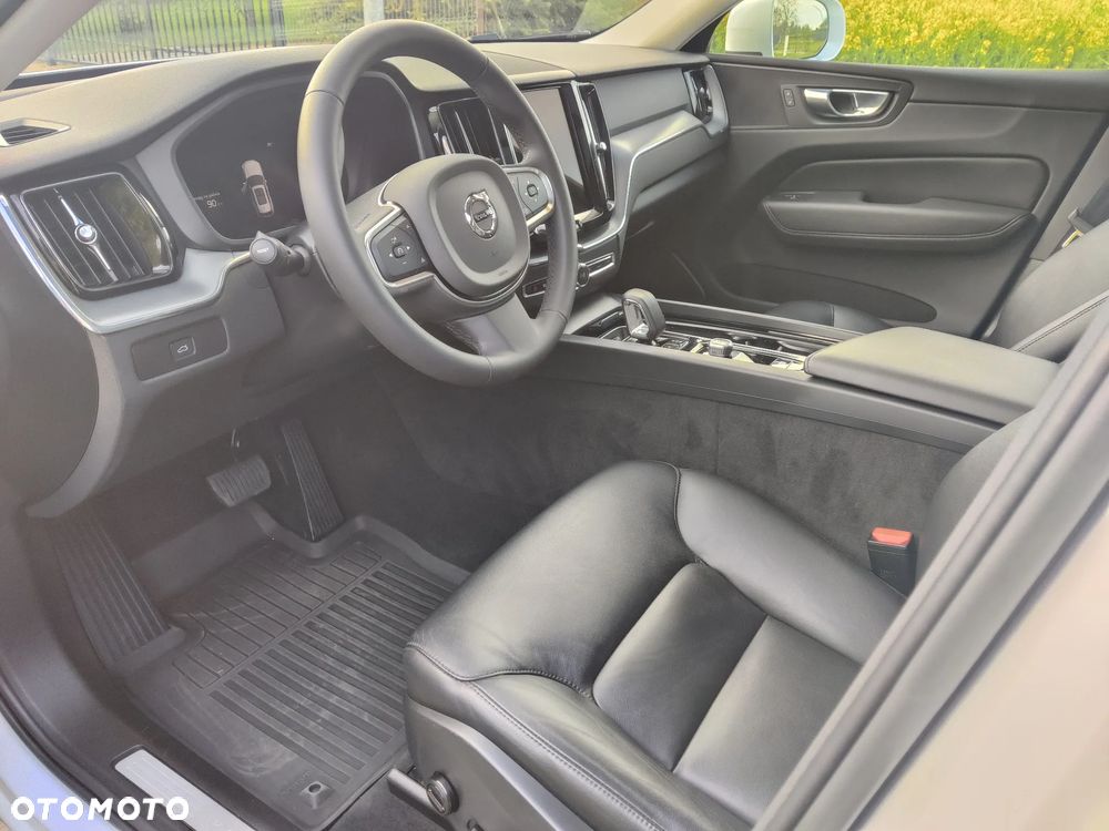 Volvo XC 60 B5 B AWD Core - 9