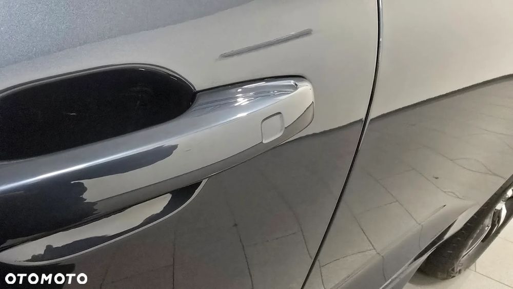 Volvo XC 60 B4 D AWD Plus Dark - 12