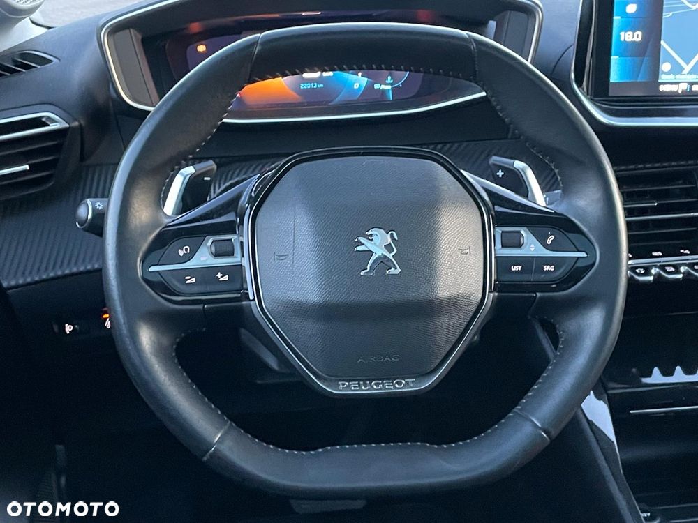 Peugeot 208 PureTech 100 EAT8 Allure - 12