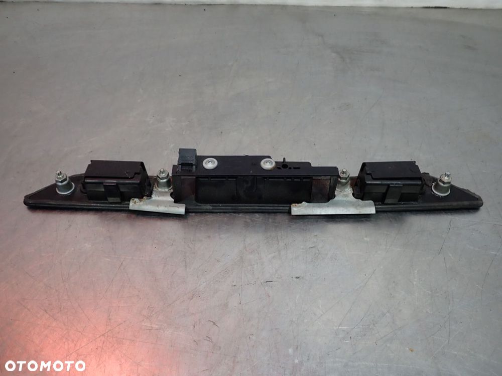 MIKROSTYK KLAPY BAGAŻNIKA AUDI A3 8P - 2