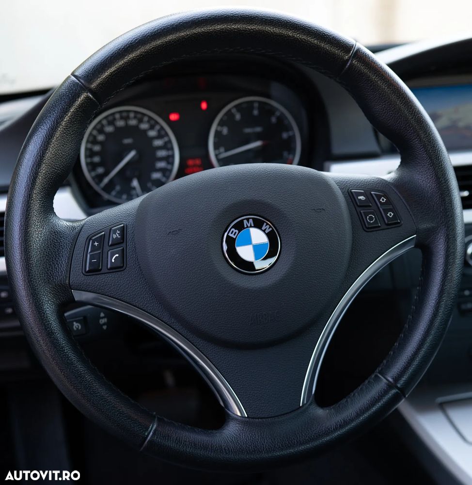 BMW Seria 3 320i Aut. - 13