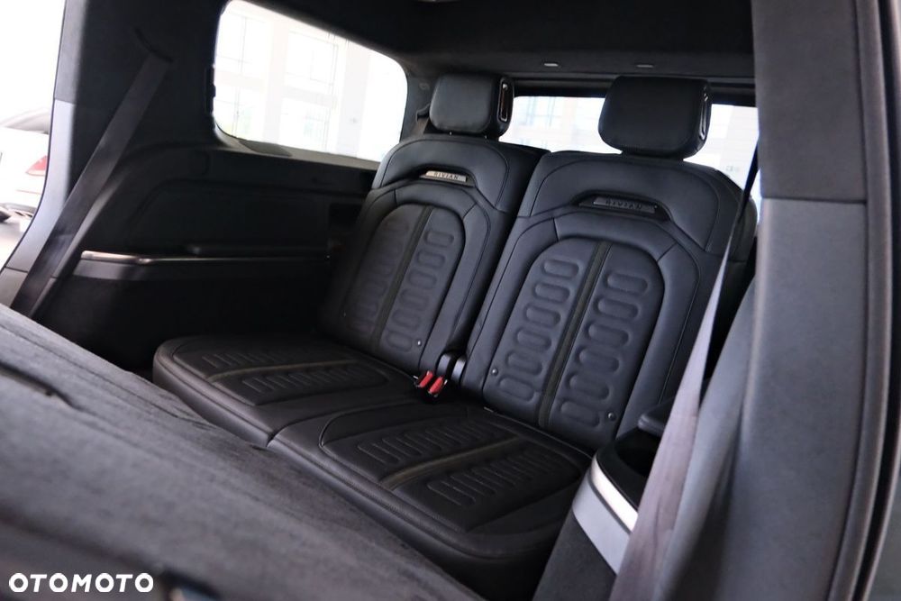 Rivian R1S - 37