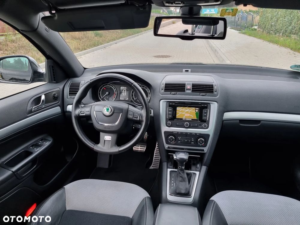 Skoda Octavia 2.0 TDI DPF RS DSG - 23