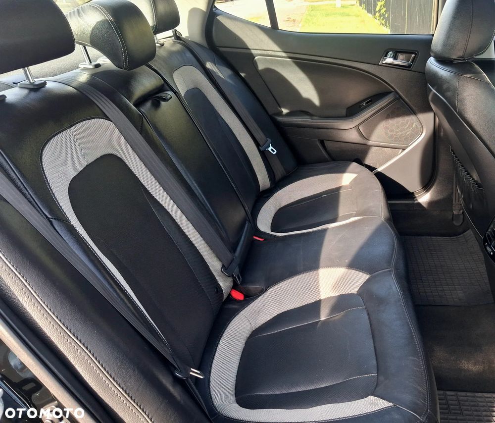 Kia Optima - 16