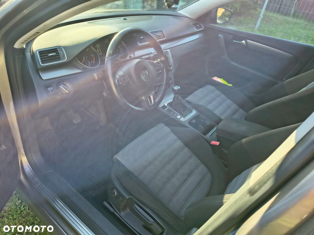 Volkswagen Passat 2.0 Blue TDI SCR Comfortline - 7