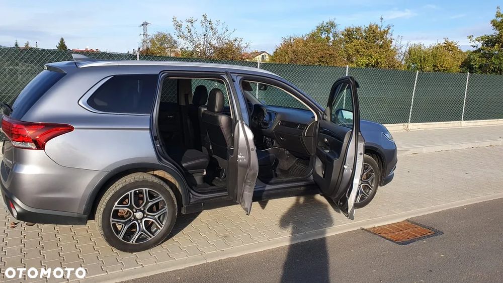 Mitsubishi Outlander - 13
