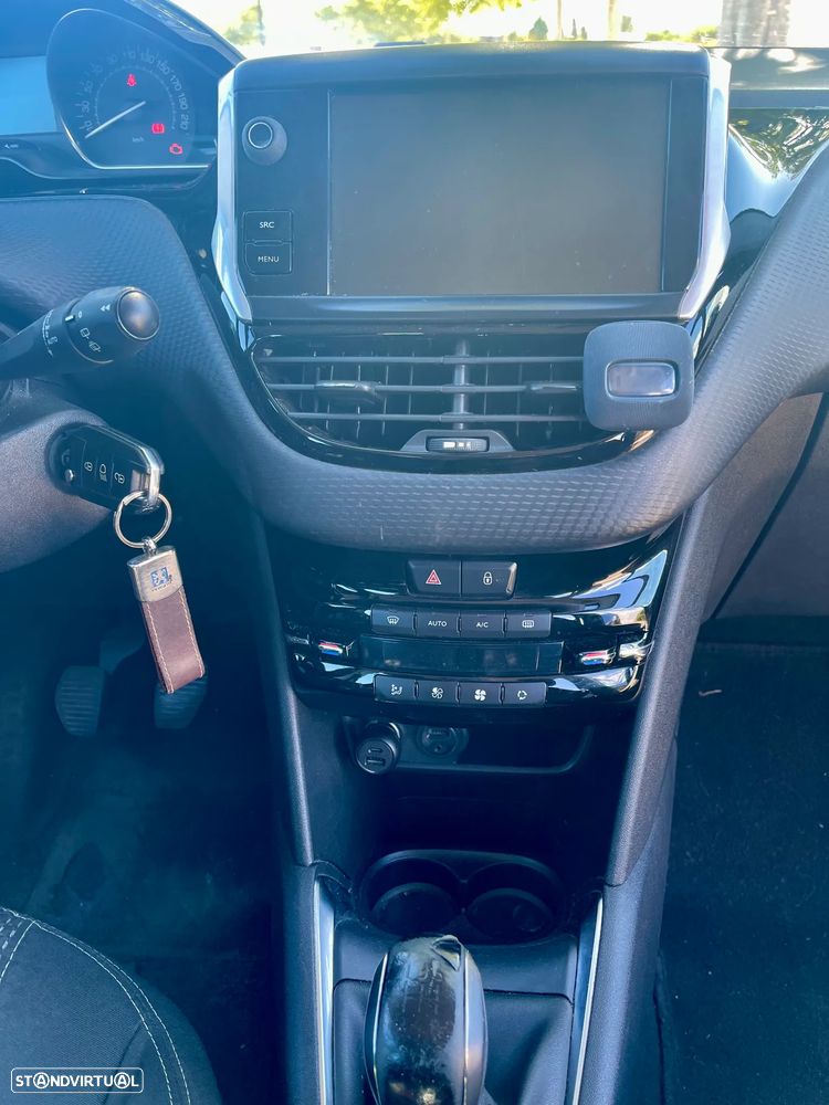 Peugeot 208 1.6 BlueHDi Allure - 32