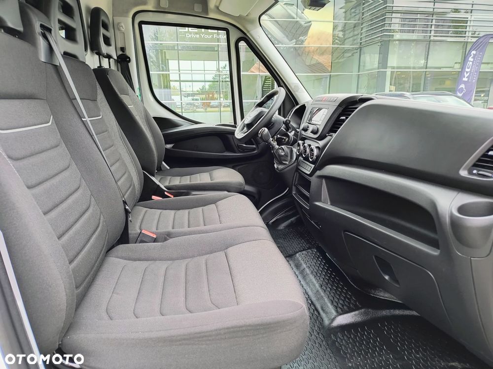 Iveco NOWA LOKALIZACJA 35S16 L4H2  niski przebieg Vat23% - 15