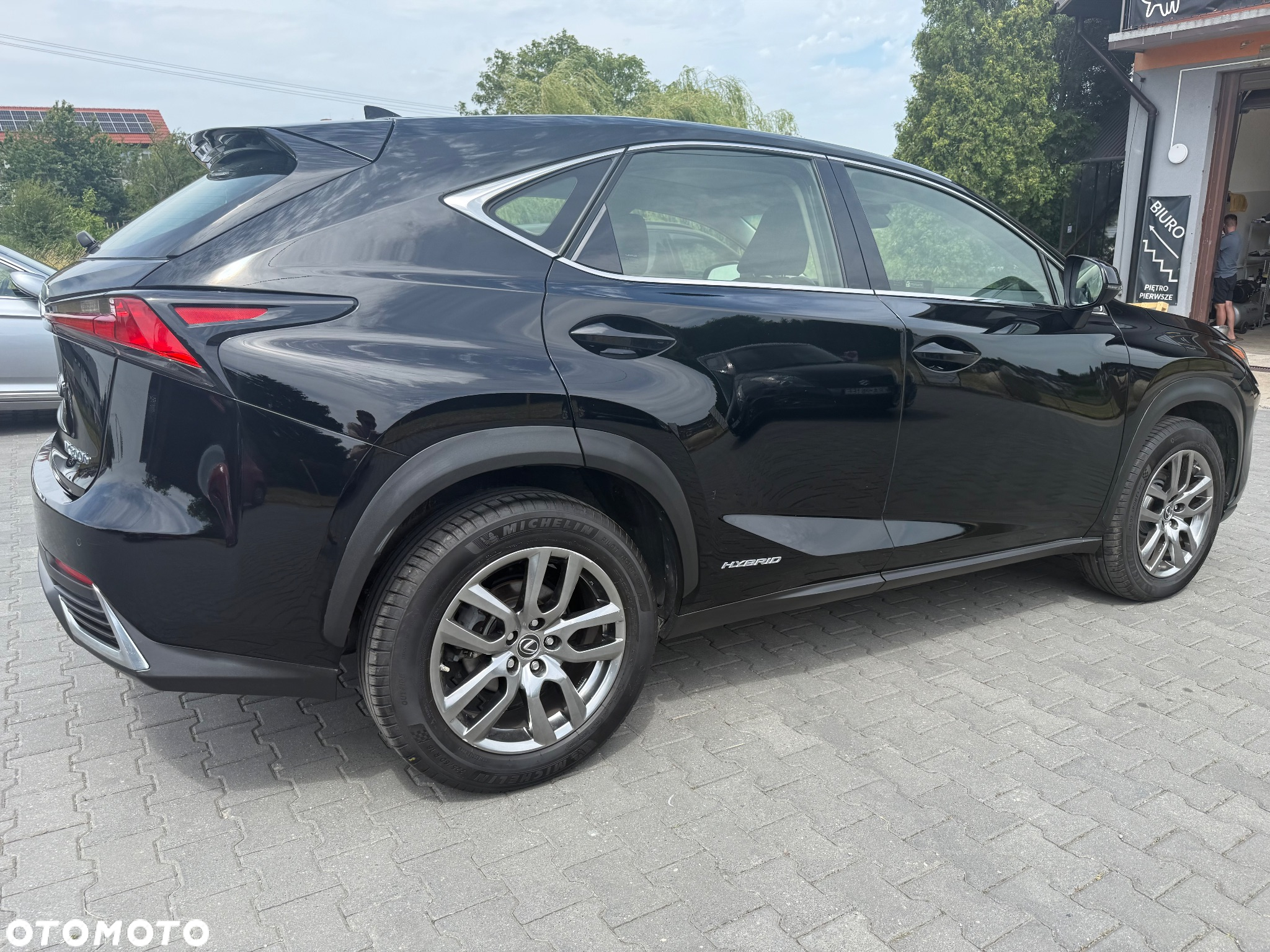 Lexus NX 300h Style Edition - 5