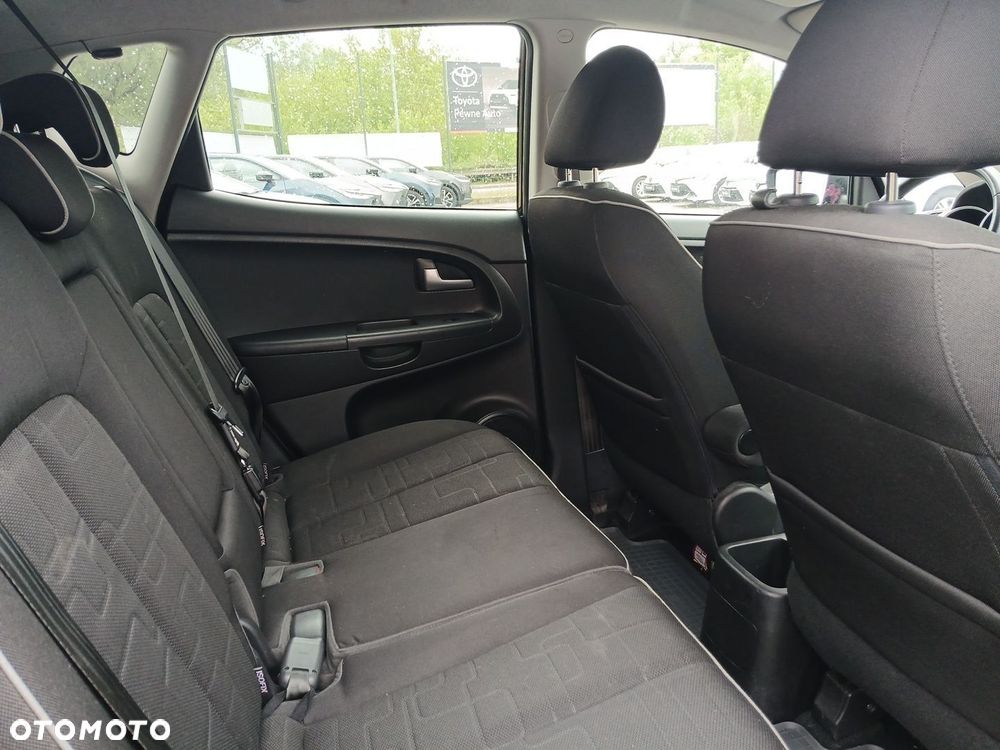 Kia Venga 1.6 M - 10