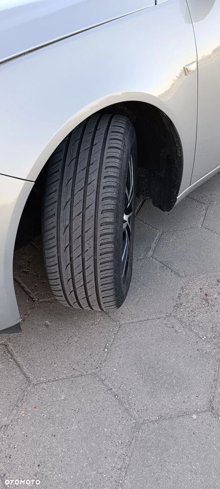 Opel Insignia 1.8 Sport - 9