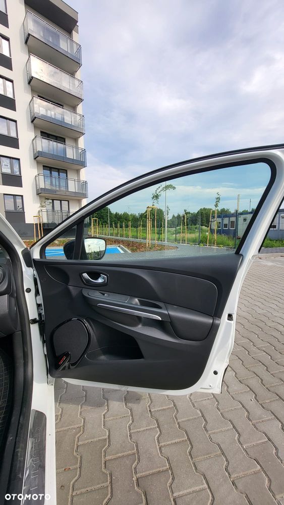 Renault Clio - 10