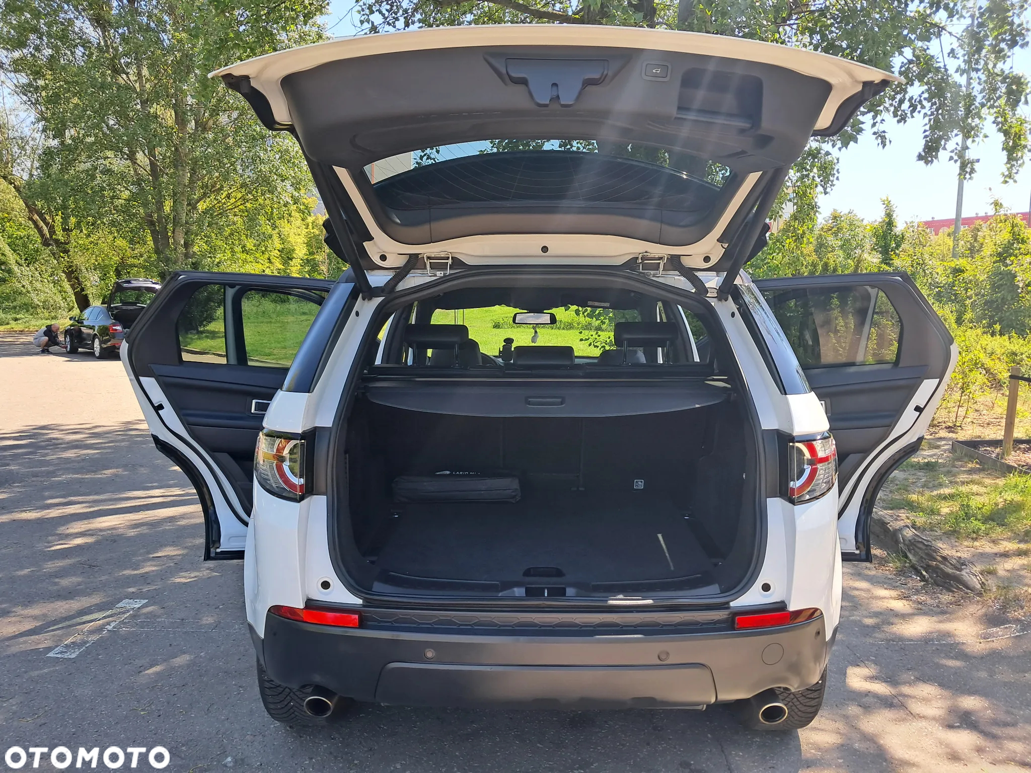 Land Rover Discovery Sport - 12